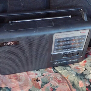 4 Band Portable Radio